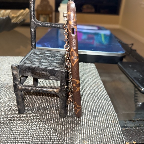 Louis Vuitton Inspired iPhone Case with Gold Chain Charm – Fits iPhone - Picture 3 of 5